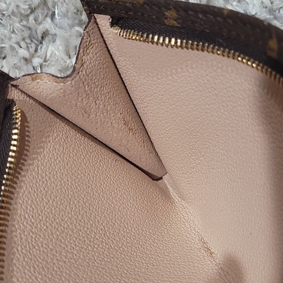 Louis Vuitton Cosmetics Pouch / Pochette - Picture 11 of 16